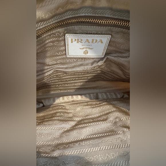 PRADA Tessuto Nylon Saffiano Shoulder Bag - White with Gold Trim. - Picture 4 of 6